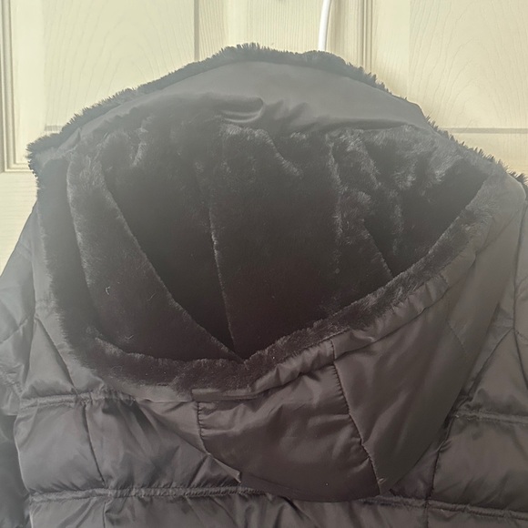 Men's Black Puffer Jacket - Picture 4 of 5
